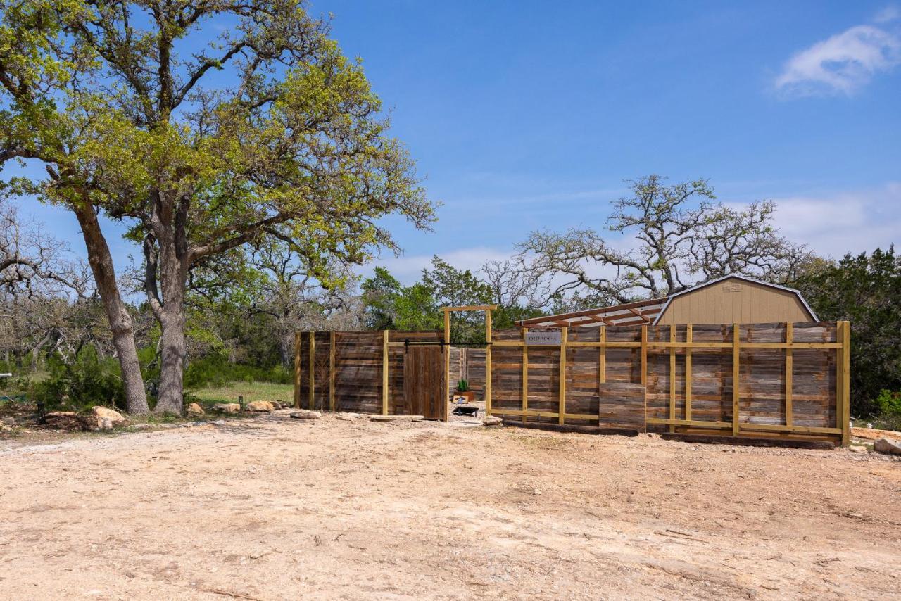 Romantic Tiny Luxury Retreat W Heated Pool, Sauna N Outdoor Shower In Wimberley 10 Acres Villa Exterior photo